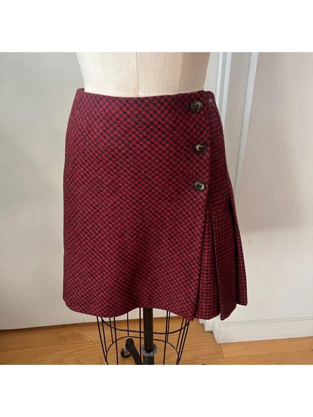 HOBBS LONDON Red and Black Herringbone Wool Pleated Skirt Size‎ 8
